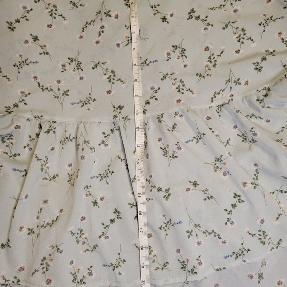 SHEIN light green top - Picture 3 of 5